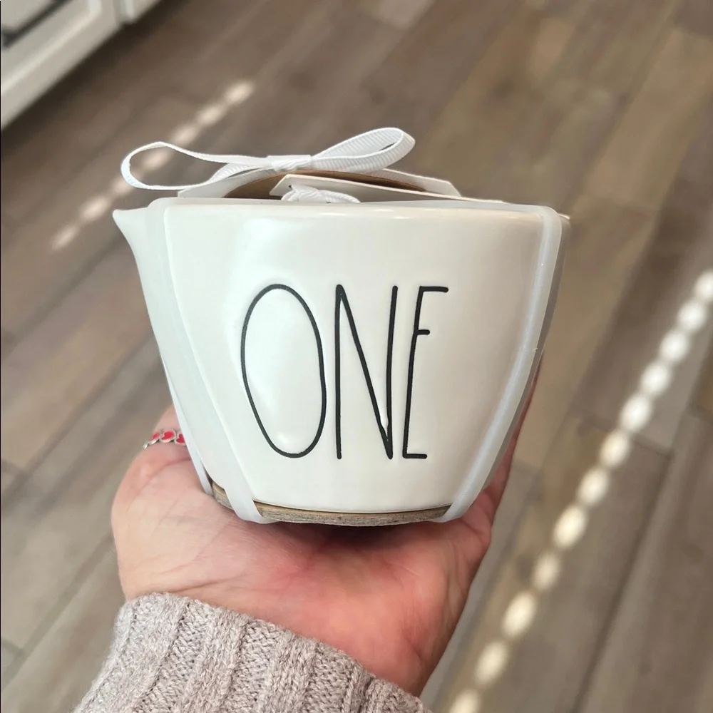 Rae Dunn Measuring Cups..